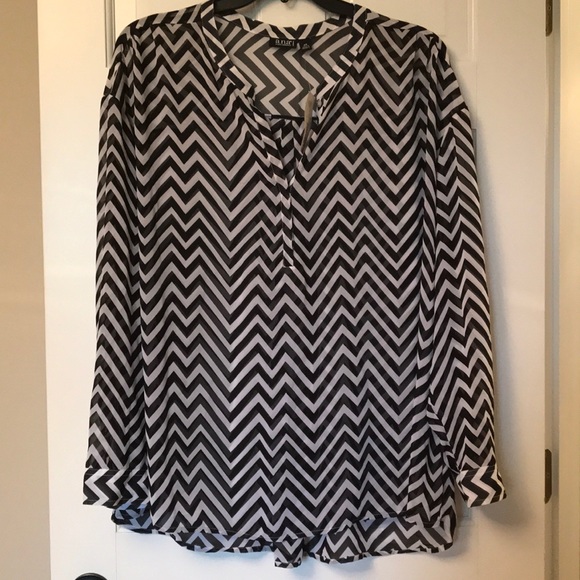a.n.a Tops - Ana Black and White Blouse, size 4X 26/28
